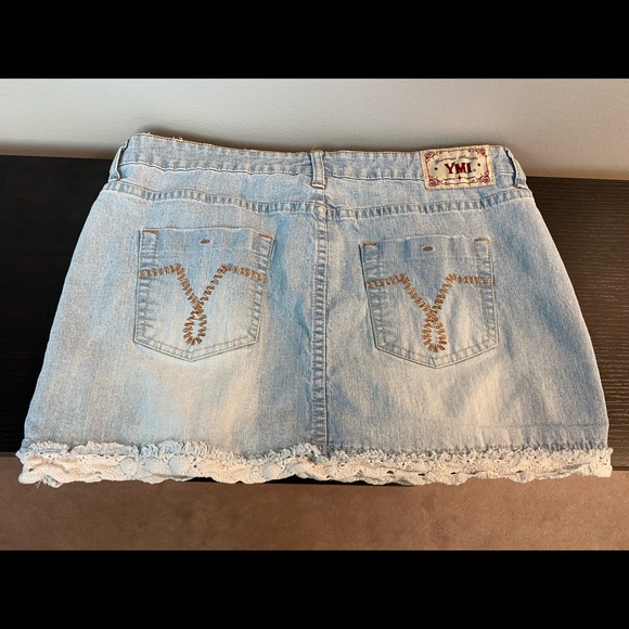 Mini jean skirt - Picture 3 of 6